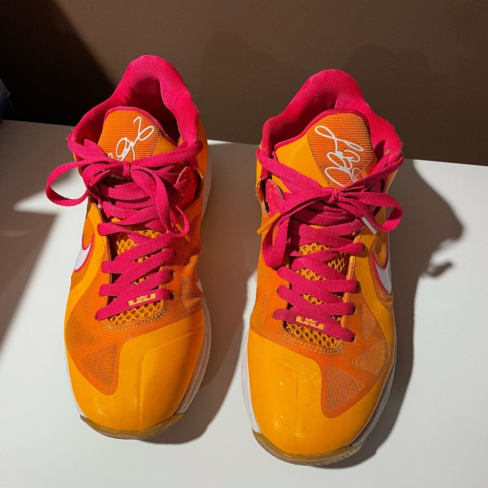 LEBRON 9 FLORIDIAN SIZE 10.5 IN GREAT CONDITION